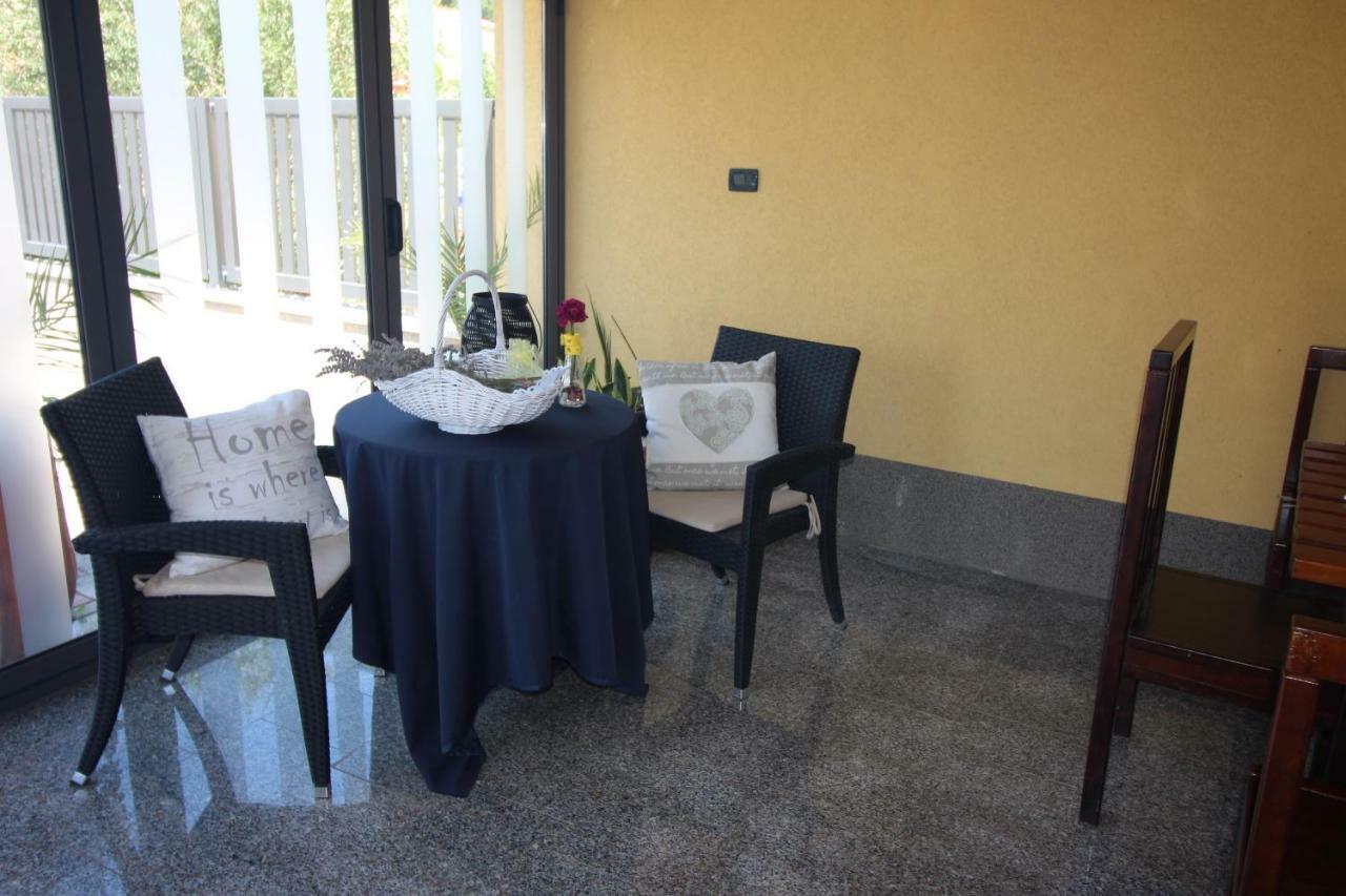 Villa Ambiente Pjescana Uvala Exterior photo