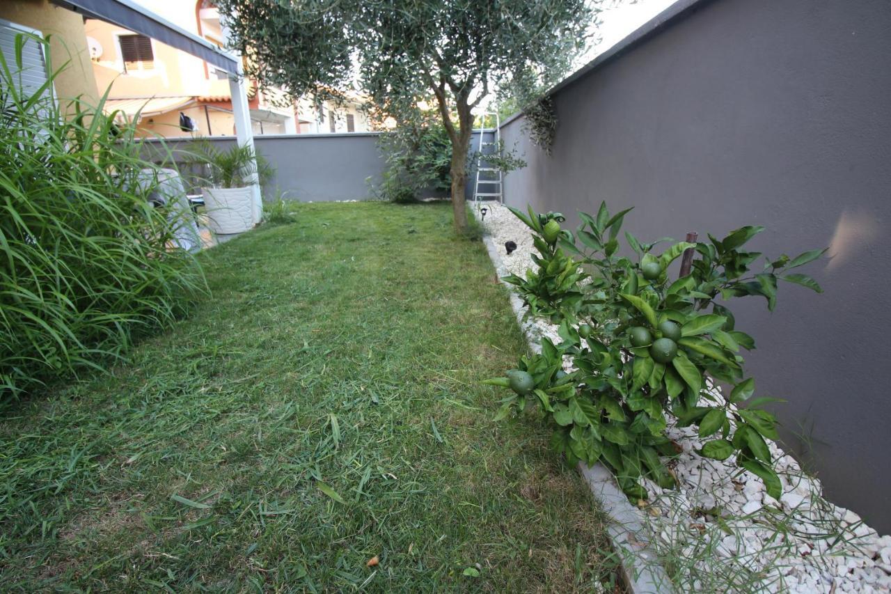 Villa Ambiente Pjescana Uvala Exterior photo